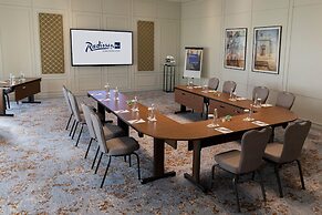 Radisson Blu Hotel, Dubai Deira Creek