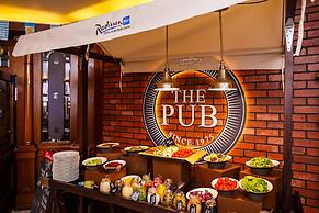 Radisson Blu Hotel, Dubai Deira Creek