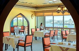 Radisson Blu Hotel, Dubai Deira Creek