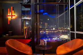 Radisson Blu Hotel, Dubai Deira Creek