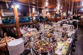 Radisson Blu Hotel, Dubai Deira Creek