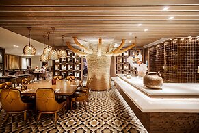 Radisson Blu Hotel, Dubai Deira Creek