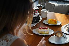 Radisson Blu Hotel, Dubai Deira Creek