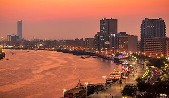 Radisson Blu Hotel, Dubai Deira Creek