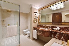 Sheraton Grand Doha Resort & Convention Hotel