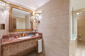 Sheraton Grand Doha Resort & Convention Hotel