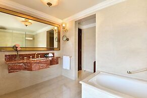 Sheraton Grand Doha Resort & Convention Hotel