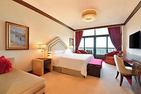 Sheraton Grand Doha Resort & Convention Hotel