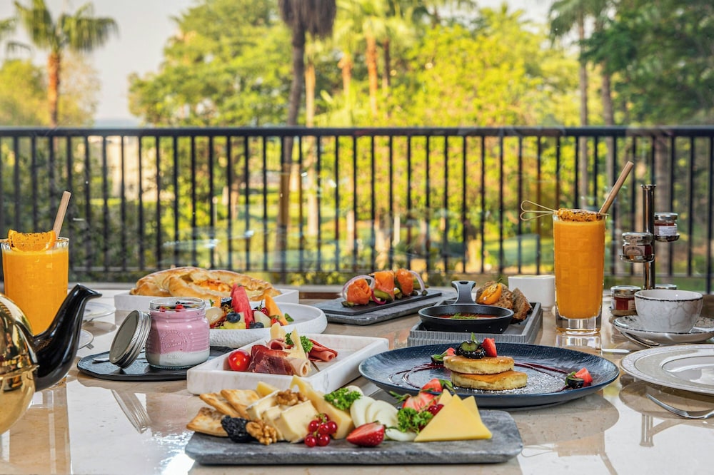 Sheraton Grand Doha Resort & Convention Hotel