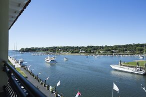 Delamar Greenwich Harbor