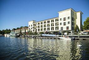 Delamar Greenwich Harbor