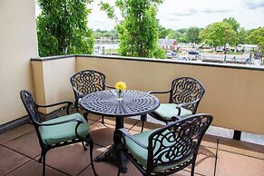 Delamar Greenwich Harbor