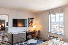 The Yorktowne Hotel, Tapestry Collection by Hilton