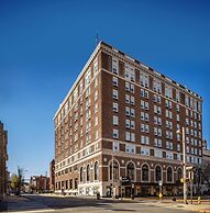 The Yorktowne Hotel, Tapestry Collection by Hilton