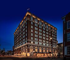 The Yorktowne Hotel, Tapestry Collection by Hilton