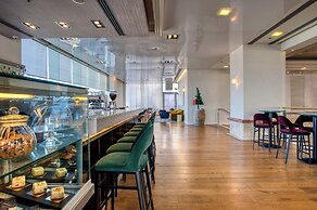 Crowne Plaza Tel Aviv Beach by IHG