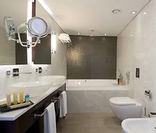 Crowne Plaza Tel Aviv Beach by IHG