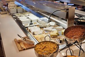 Crowne Plaza Tel Aviv Beach by IHG