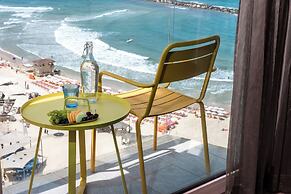 Crowne Plaza Tel Aviv Beach by IHG