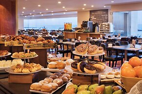 Crowne Plaza Tel Aviv Beach by IHG