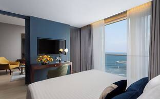 Crowne Plaza Tel Aviv Beach by IHG