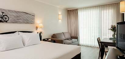 Crowne Plaza Tel Aviv Beach by IHG
