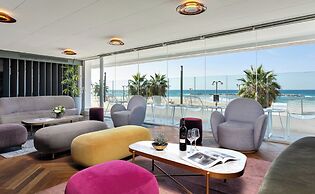 Crowne Plaza Tel Aviv Beach by IHG