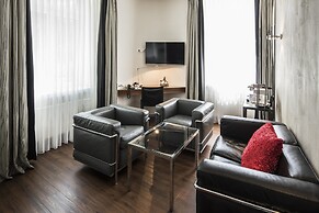 Central Plaza Hotel