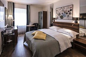 Central Plaza Hotel