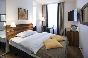 Central Plaza Hotel