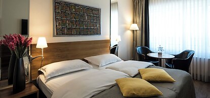 Central Plaza Hotel