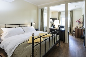 Central Plaza Hotel
