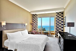 Le Meridien Beach Plaza