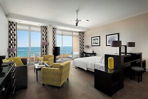Le Meridien Beach Plaza