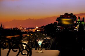 Marcella Royal Hotel - Rooftop Garden
