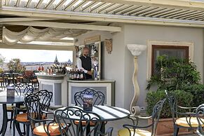 Marcella Royal Hotel - Rooftop Garden