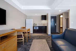 Days Inn by Wyndham Victoria Airport Sidney