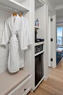 Jupiter Beach Resort & Spa