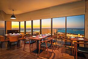 JA Beach Hotel, Dubai