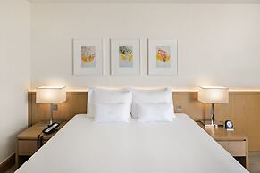 JA Beach Hotel, Dubai