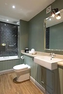 The Crown Manor House Hotel