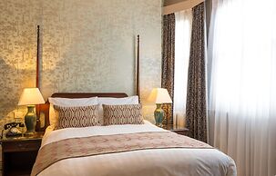 The Crown Manor House Hotel