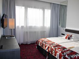 ARCOTEL Nike
