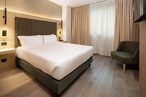 Holiday Inn Naples by IHG