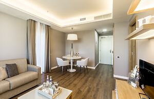 Holiday Inn Naples by IHG