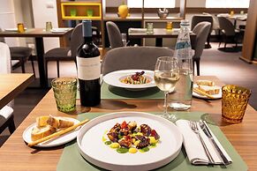 Holiday Inn Naples by IHG