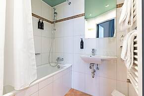 Garner Hotel Hamburg Graf Moltke by IHG