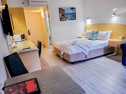 Sandors Motor Inn