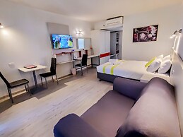 Sandors Motor Inn