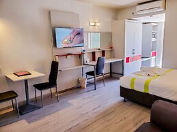 Sandors Motor Inn
